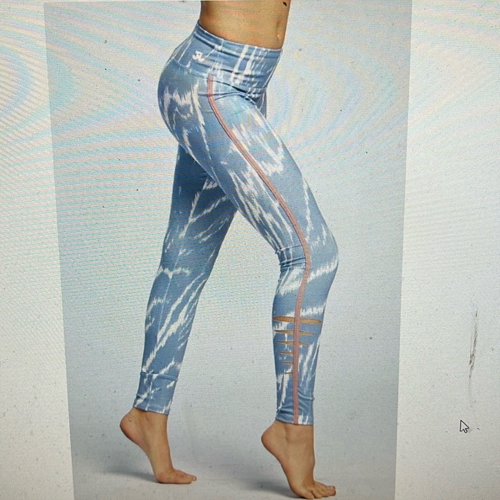 JoandJax pulse leggings. Grey tiger Child size large (12). New with tags